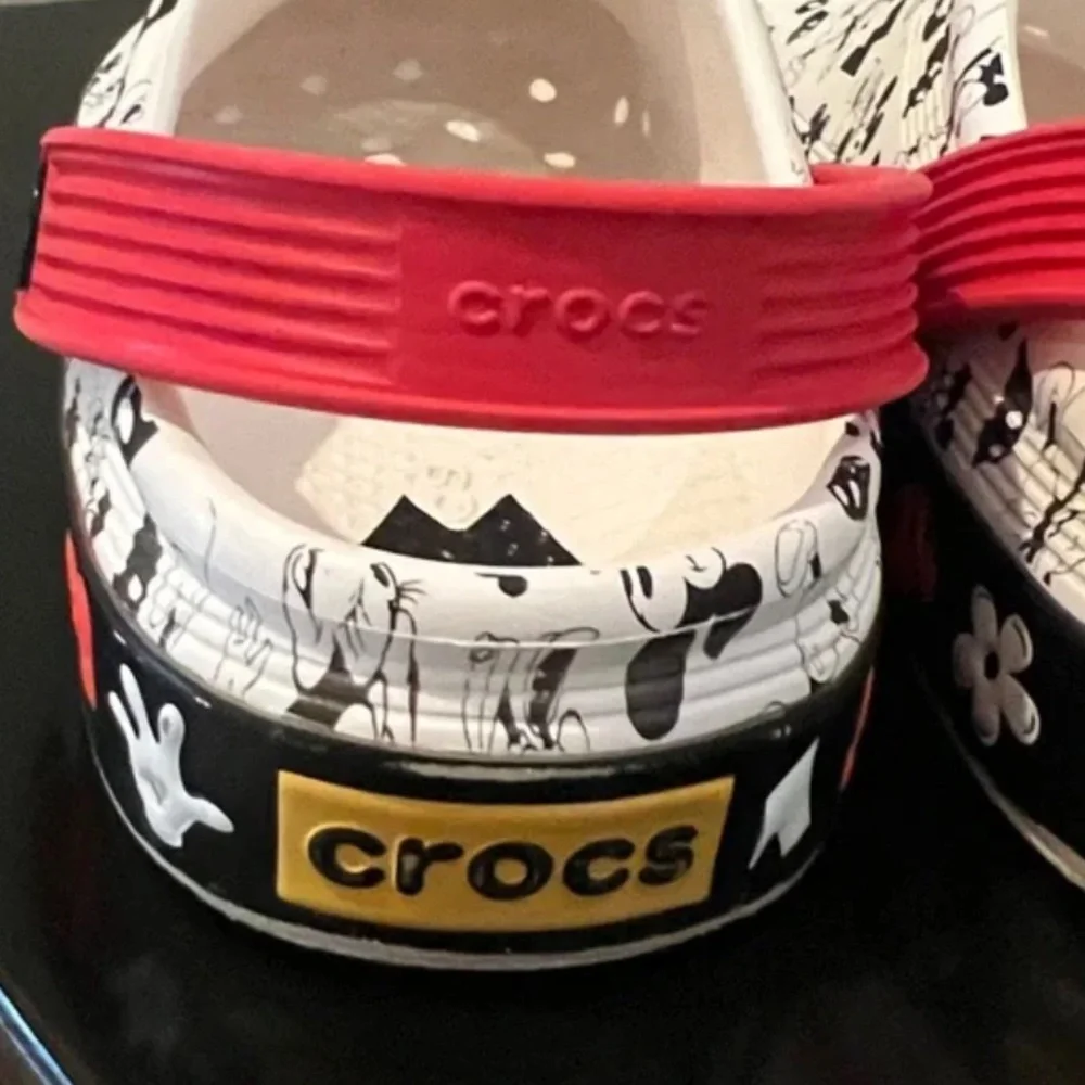 Minnie Mouse Crocs